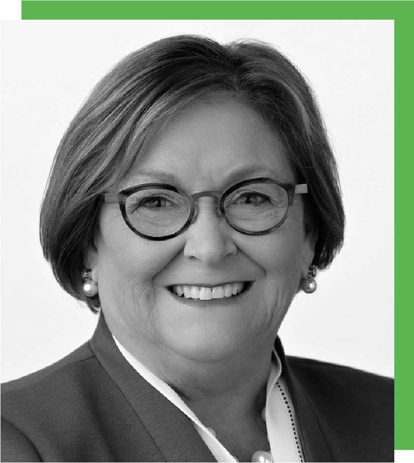 Headshot of Lynn Spurr